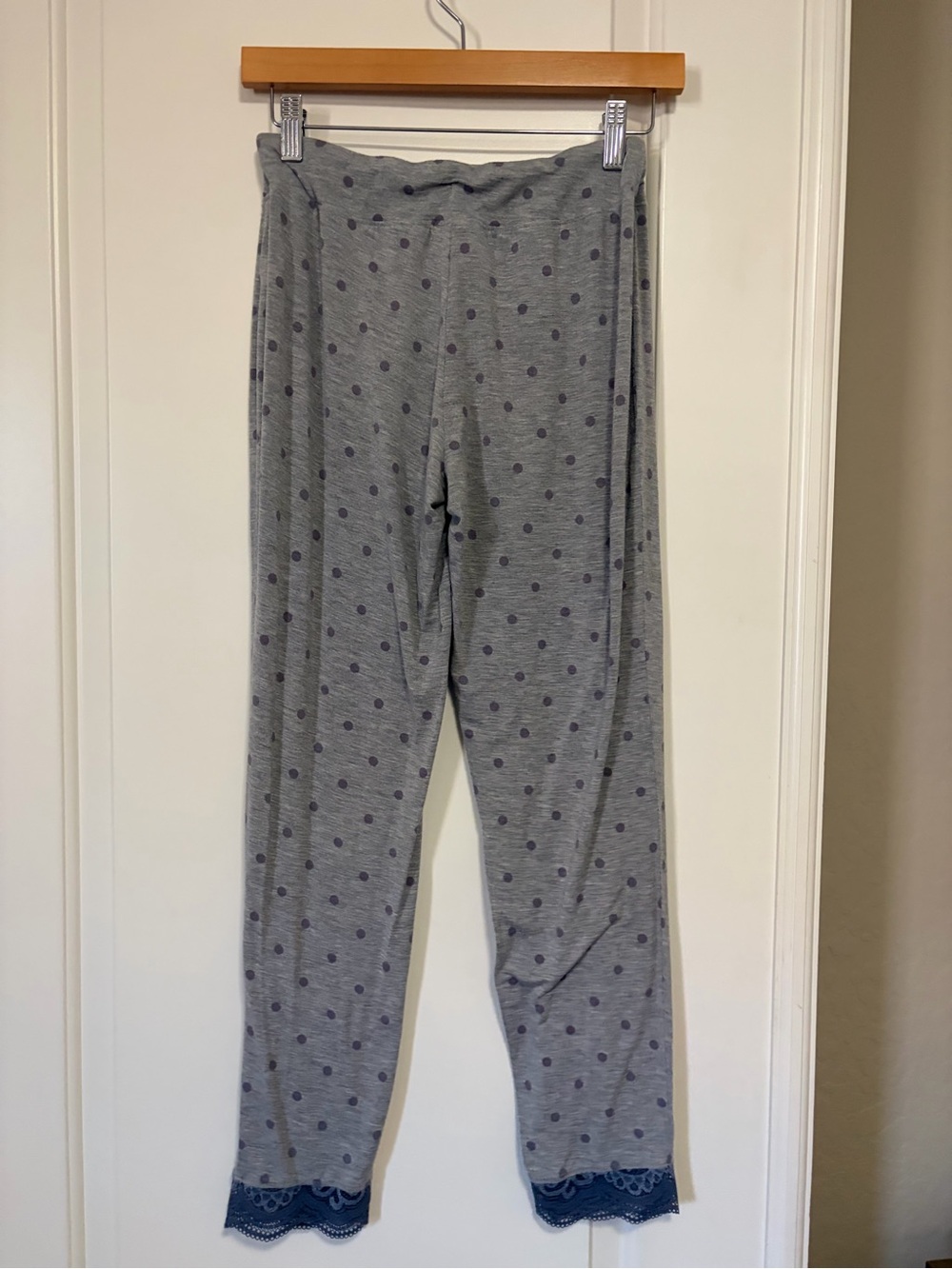 🤍💜Soma Gray🦄 Lavender Lace & Polka Dot Pajama Set💜🤍 - Picture 5 of 11